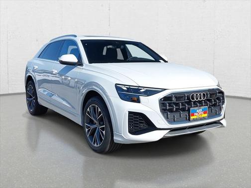 2025 Audi Q8 55 Premium
