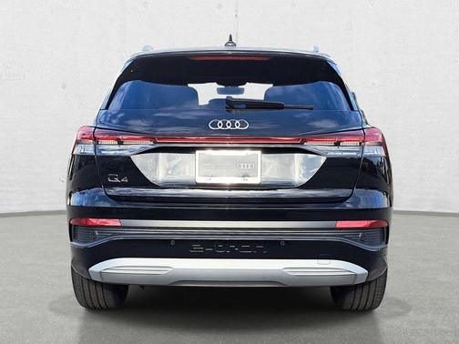 Mythos Black Metallic 2024 Audi Q4 e-tron Premium 40 RWD