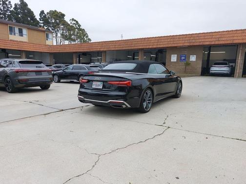 Mythos Black Metallic/Black Roof 2024 Audi A5 Premium 45 TFSI S line quattro S tronic