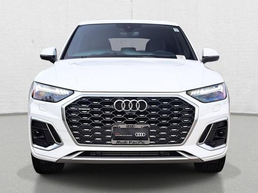 Glacier White Metallic 2023 Audi Q5 45 S line Prestige