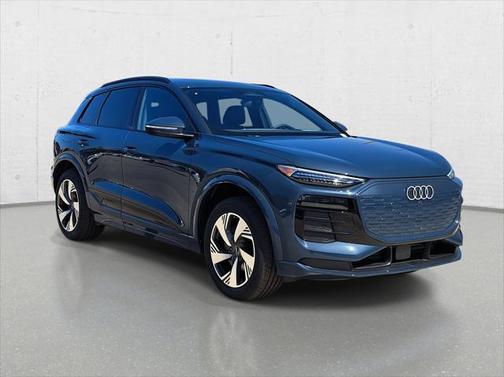 2025 Audi Q6 e-tron Premium Plus quattro