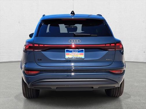 2025 Audi Q6 e-tron Premium Plus quattro