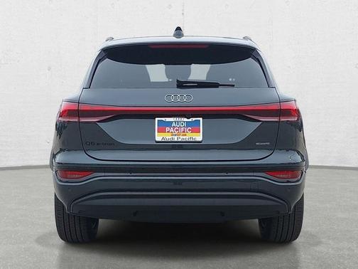 Manhattan Gray Metallic 2027 Audi Q6 e-tron Premium quattro