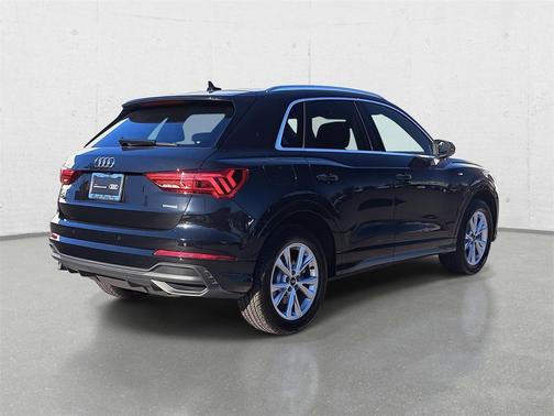 2025 Audi Q3 Premium 45 TFSI S line quattro Tiptronic