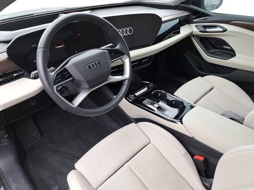 Mythos Black Metallic 2025 Audi A6 e-tron Premium Plus