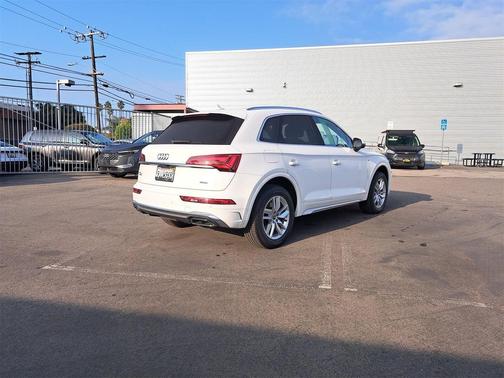 2023 Audi Q5 45 S line Premium