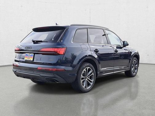 2026 Audi Q7 45 Premium Plus