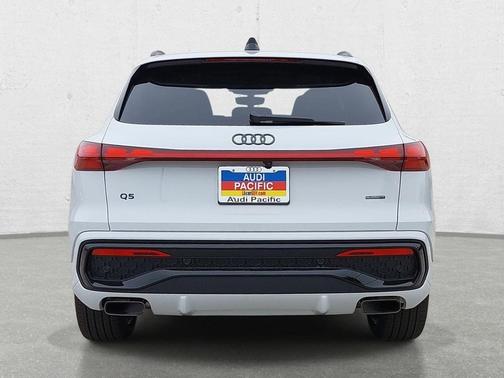 Glacier White Metallic 2026 Audi Q5 Prestige TFSI quattro S tronic