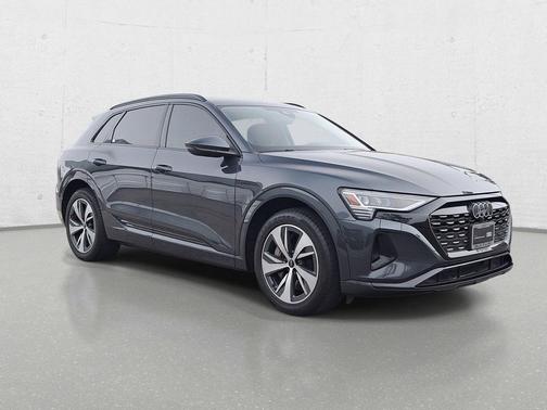 Manhattan Gray Metallic 2024 Audi Q8 e-tron Premium