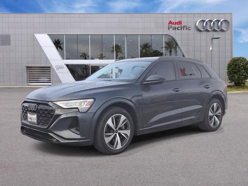 2024 Audi Q8 e-tron Premium
