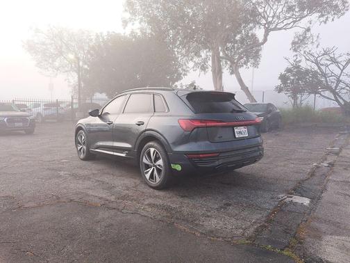 2024 Audi Q8 e-tron Premium