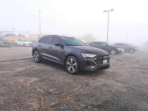 2024 Audi Q8 e-tron Premium