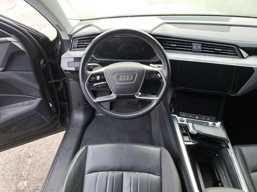 2024 Audi Q8 e-tron Premium