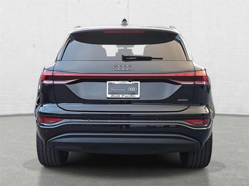 2025 Audi Q6 e-tron Premium quattro