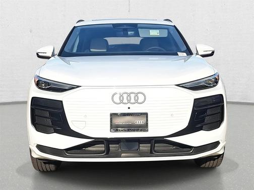 2025 Audi Q6 e-tron Premium quattro