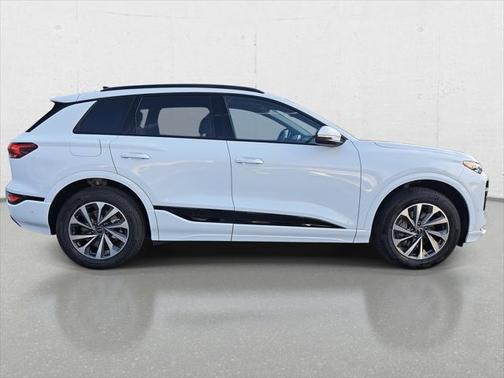 2025 Audi Q6 e-tron Premium quattro