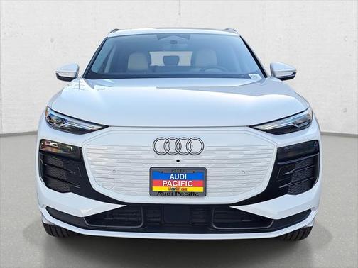 2025 Audi Q6 e-tron Premium quattro