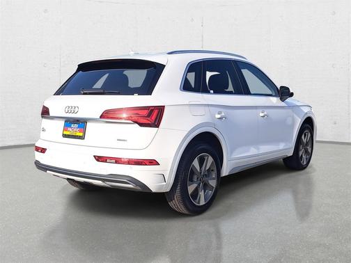 2023 Audi Q5 40 Premium Plus