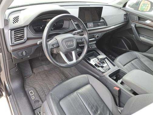 2022 Audi Q5 45 S line Premium Plus