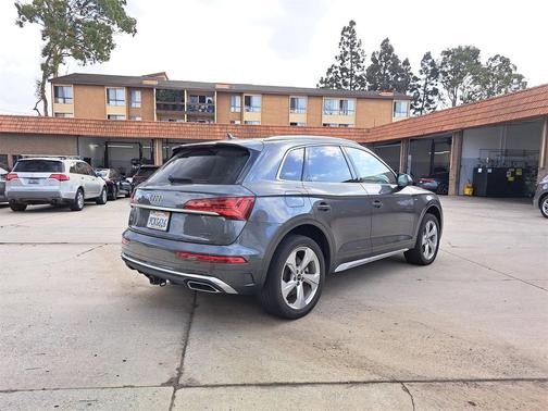 2022 Audi Q5 45 S line Premium Plus