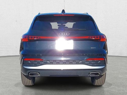 Mythos Black Metallic 2026 Audi Q5 Premium Plus TFSI quattro S tronic