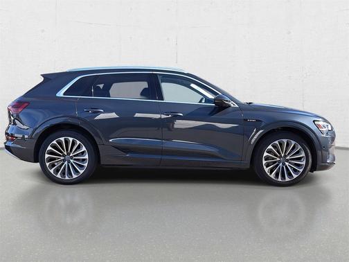 2019 Audi e-tron Premium Plus