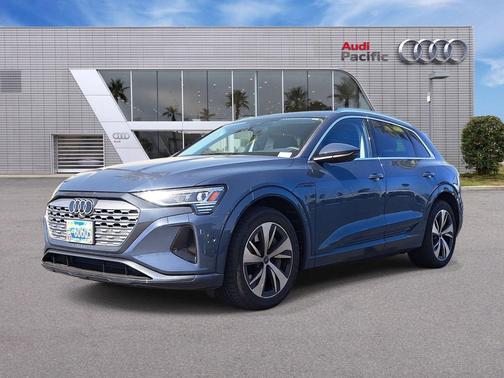 Plasma Blue Metallic 2024 Audi Q8 e-tron Premium Plus