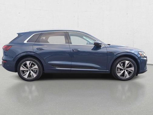 Plasma Blue Metallic 2024 Audi Q8 e-tron Premium Plus