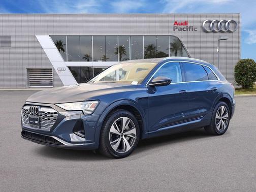 Plasma Blue Metallic 2024 Audi Q8 e-tron Premium Plus