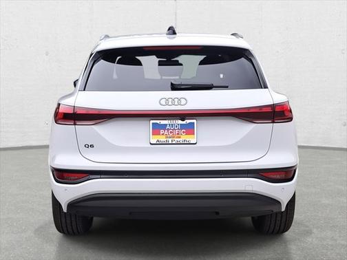 2025 Audi Q6 e-tron Premium Plus quattro