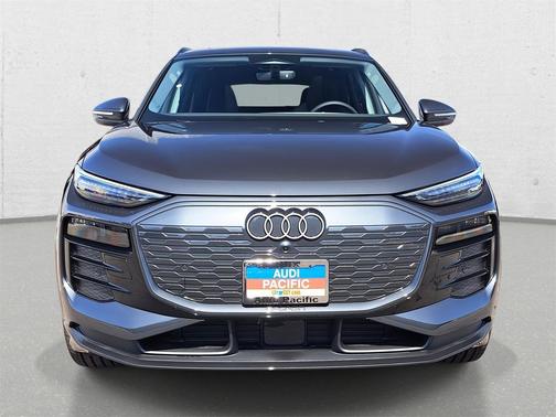2025 Audi Q6 e-tron Premium Plus quattro