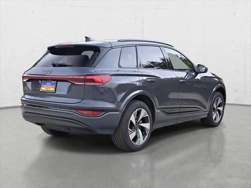 2025 Audi Q6 e-tron Premium quattro
