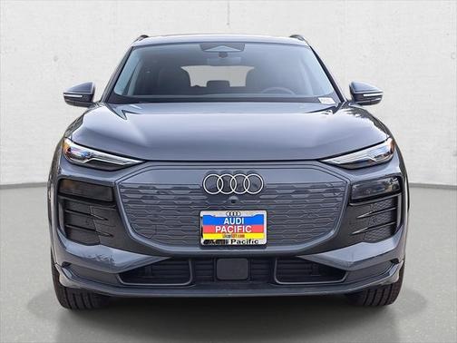 2025 Audi Q6 e-tron Premium quattro