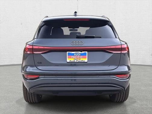 2025 Audi Q6 e-tron Premium quattro