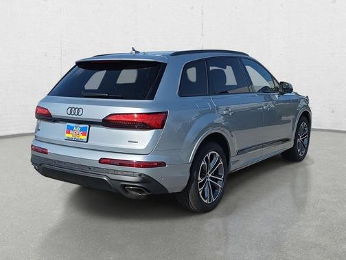 2026 Audi Q7 45 Premium Plus
