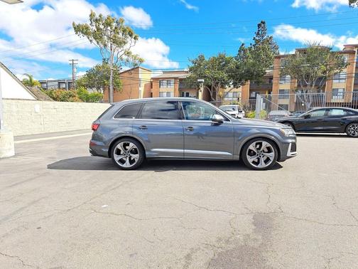 Daytona Gray Pearl Effect 2024 Audi SQ7 4.0T Premium Plus