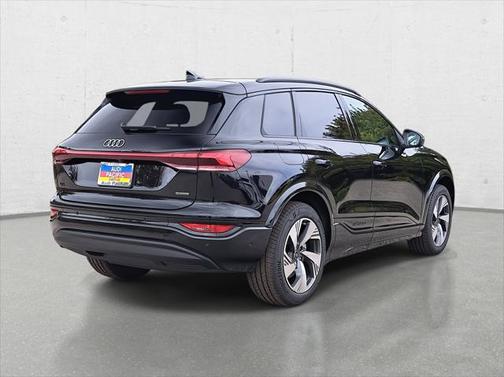 2025 Audi Q6 e-tron Premium Plus quattro