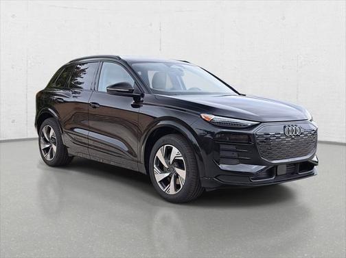 2025 Audi Q6 e-tron Premium Plus quattro