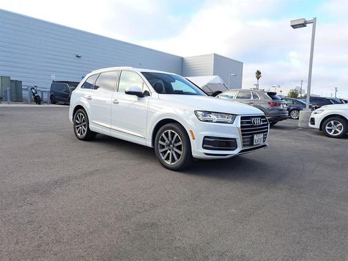 2019 Audi Q7 45 Premium Plus