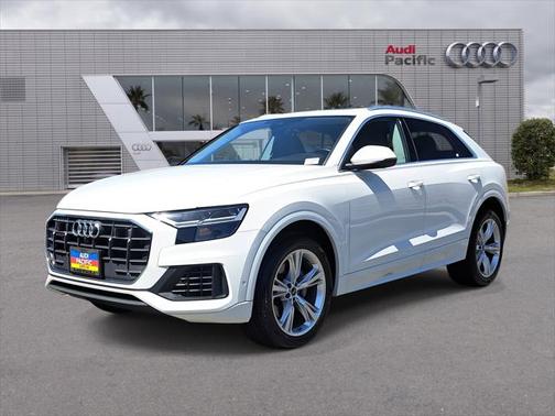 2022 Audi Q8 55 Premium Plus