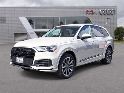 2022 Audi Q7 45 Premium Plus