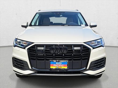 2022 Audi Q7 45 Premium Plus