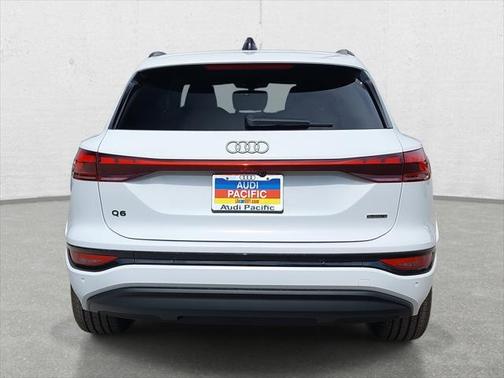 2025 Audi Q6 e-tron Premium Plus quattro