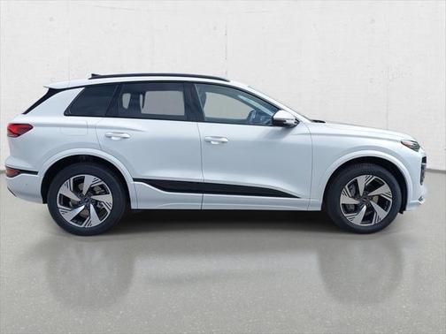 2025 Audi Q6 e-tron Premium Plus quattro