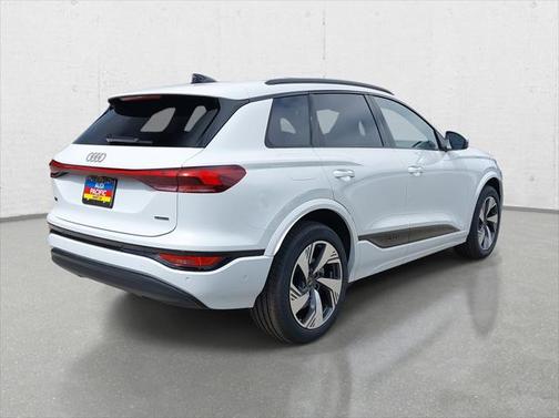 2025 Audi Q6 e-tron Premium Plus quattro