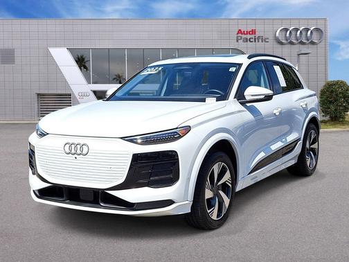 Glacier White Metallic 2025 Audi Q6 e-tron Premium Plus quattro