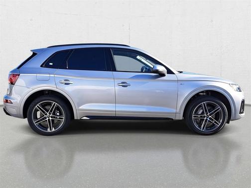 2023 Audi Q5 e 55 S line Premium Plus
