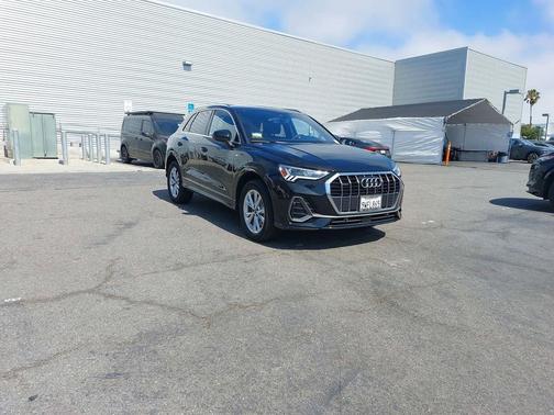 Mythos Black Metallic 2025 Audi Q3 Premium 45 TFSI S line quattro Tiptronic