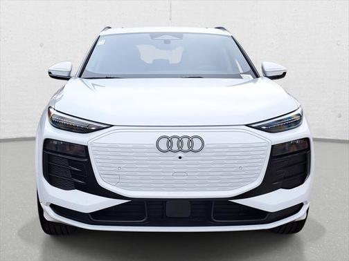 2025 Audi Q6 e-tron Premium Plus quattro