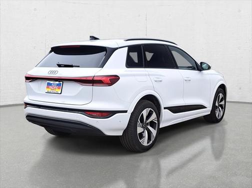 2025 Audi Q6 e-tron Premium Plus quattro